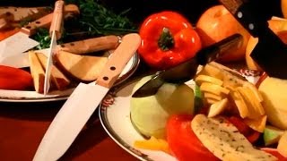 Демонстрация керамических кухонных ножей Artisan фирмы Hokiyama