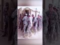 جنود لا ي صدقون يفاجئون قائدهم بطريقة مذهلة جنود لا ي صدقون يفاجئون قائدهم بطريقة مذهلة