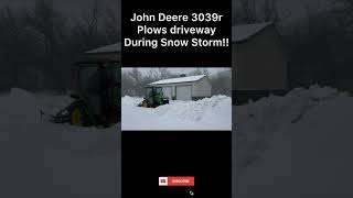 John Deere 3039r Plows Snow!! #snowplow #johndeere