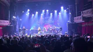 Nita Strauss &amp; Alissa White-Gluz - The Wolf You Feed Montréal Théâtre Beanfield 14-11-2023