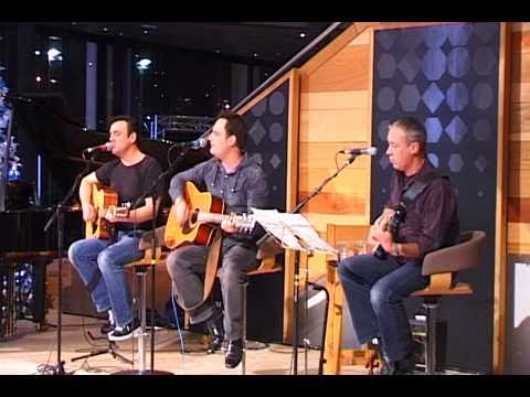 "Ain't No Sunshine" (live acoustic) @ Wales Millennium Centre