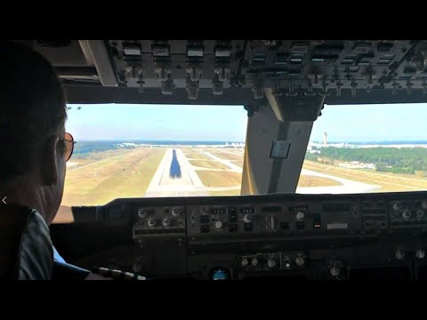 United 747-400 Cockpit Jumpseat Departure & Landing View at IAH