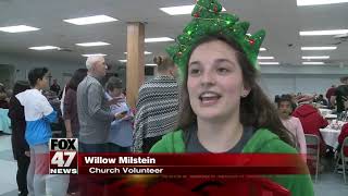 Volunteers make Christmas dinner at local church