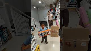 Mau robot robotan yang besar