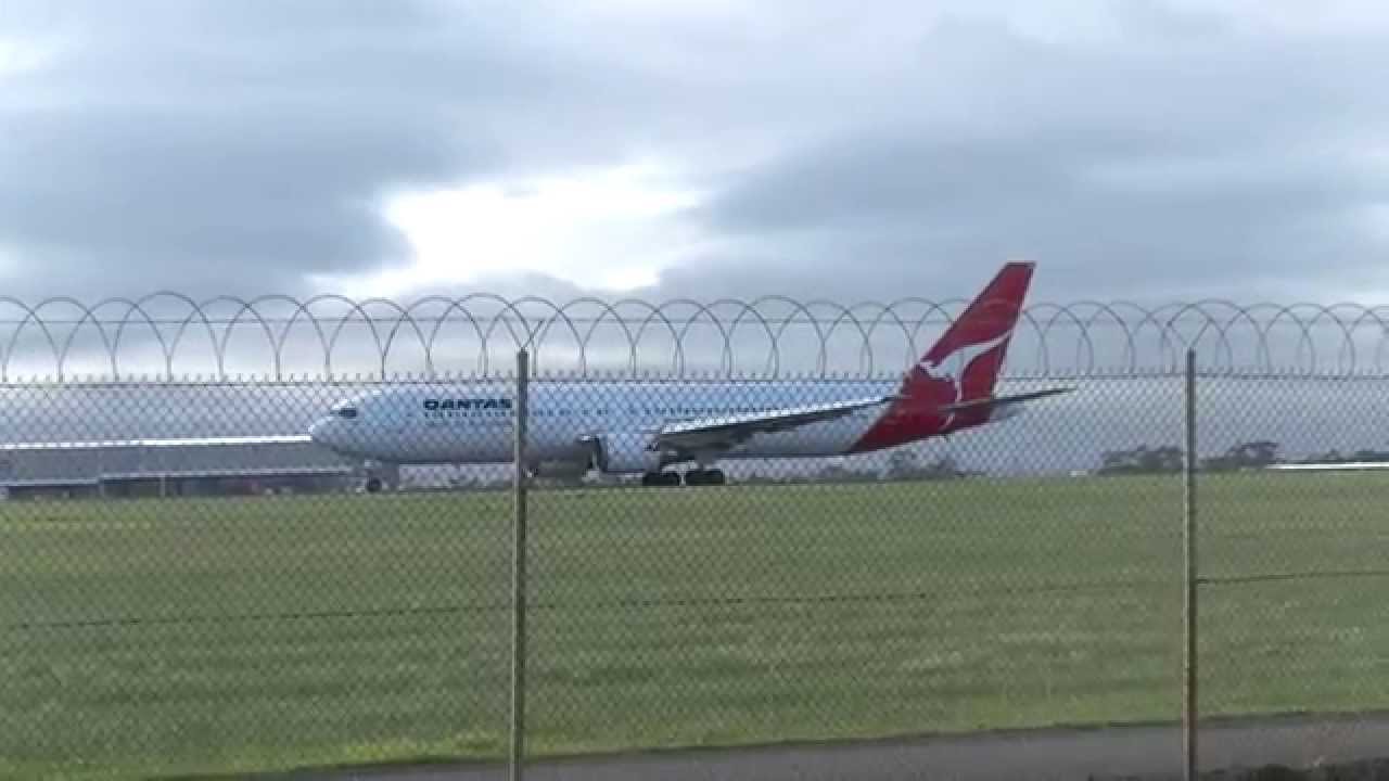 Qantas Boeing 767-338ER VH-OGM Taking Off From Melbourne Airport