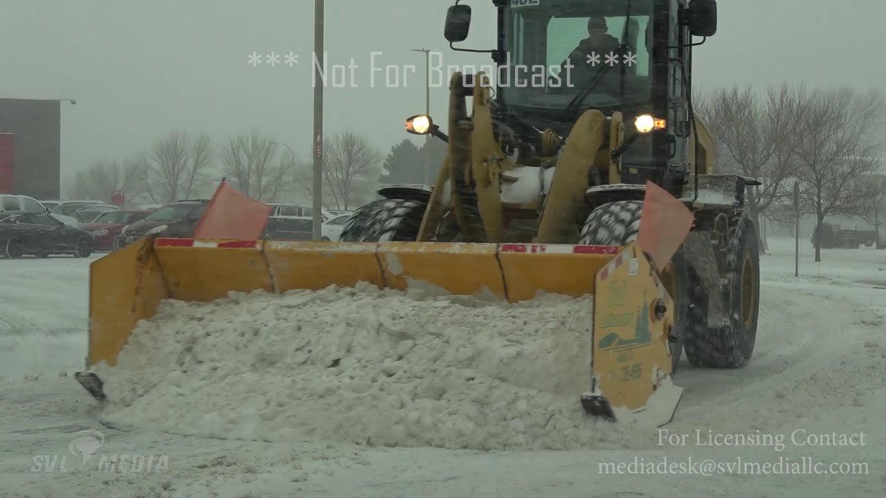 Fargo, ND Snow Plow Gangs Clearing Roads for Evening Commuters Dec