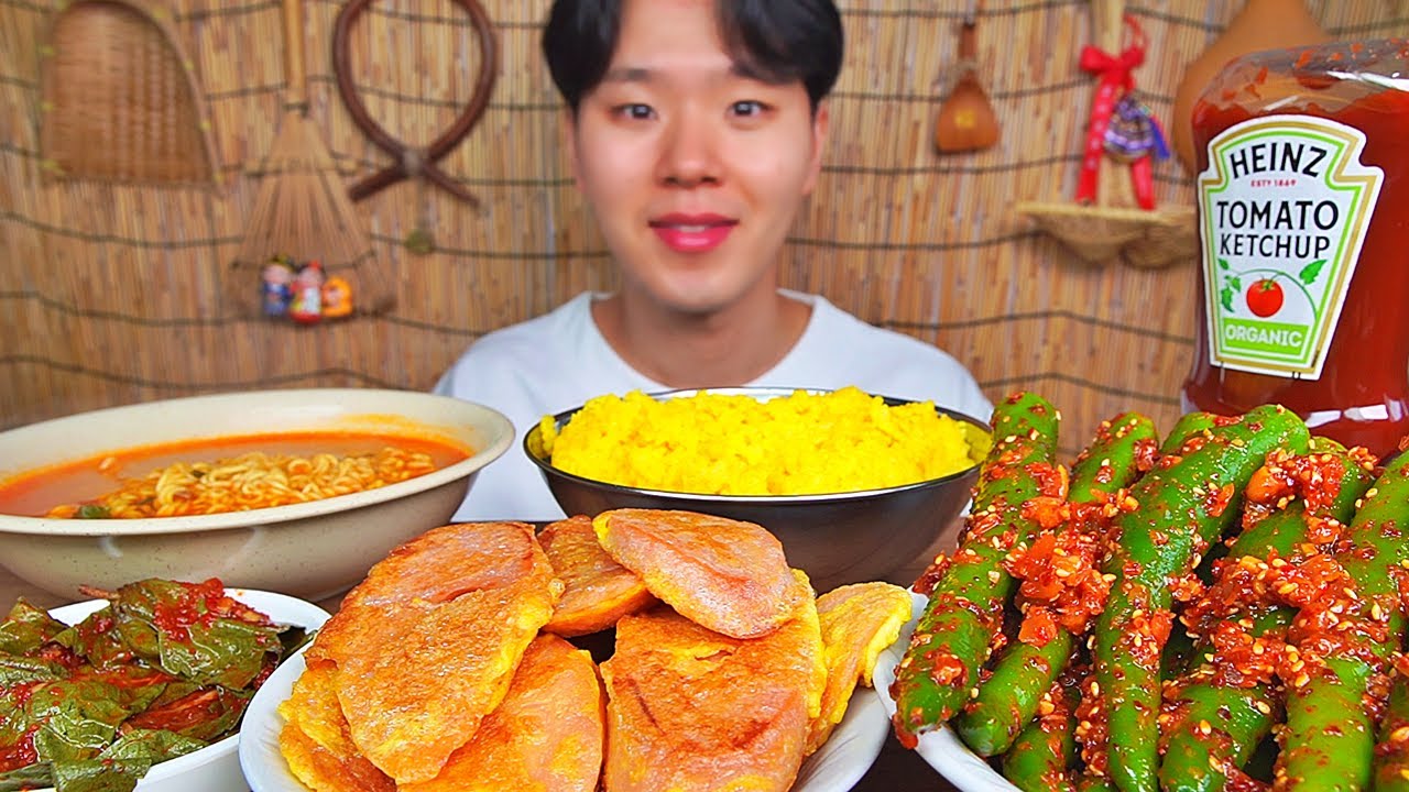 양념고추 만드니 밥상이 자연스레 찼네요. 분홍소세지 깻잎김치 곁들였습니다. SEASONED PEPPER SASAGES KIMCHI KOREAN FOOD ASMR MUKBANG.