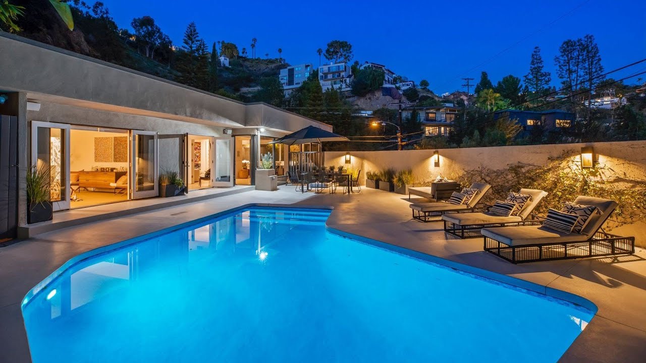 $3,750,000! Breathtaking remodeled modern home in Los Angeles with large entertaining areas