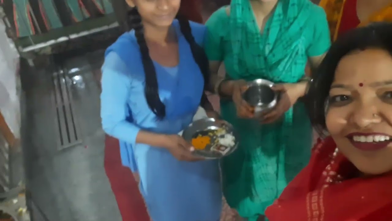 Aaj didi aur Main shitala Mata ki Puja kar kar Aaye