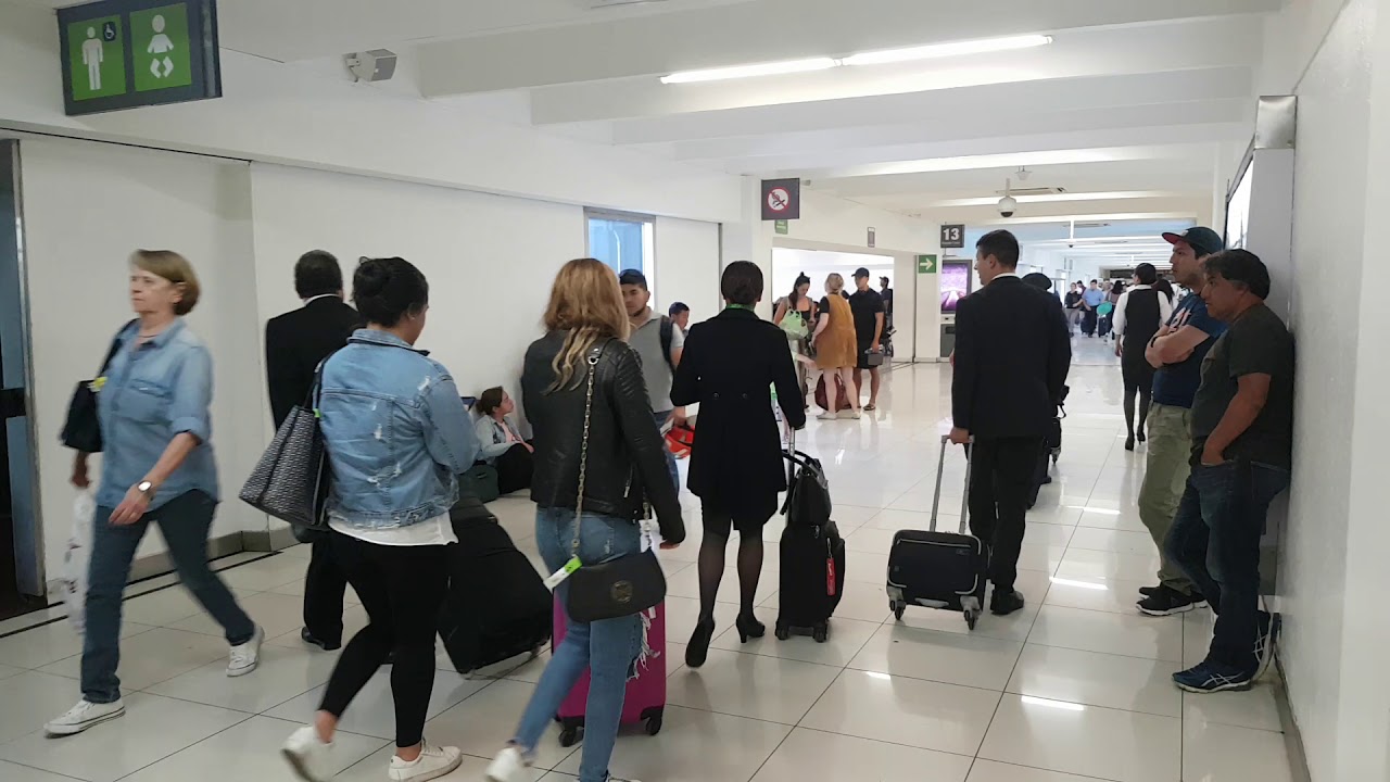 Aeropuerto ciudad de México, terminal 1 - YouTube
