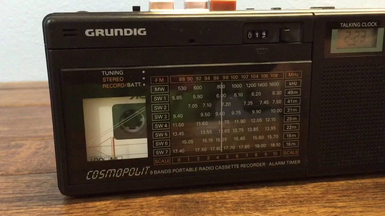 Grundig Cosmopolit G DZ66 AM-FM-SW Clock Radio Cassette - YouTube