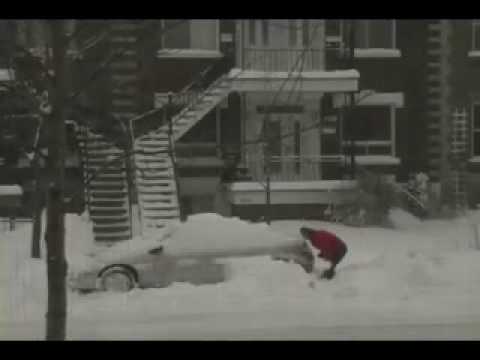 Digging out of the snow / Tempete de neige / Montr...