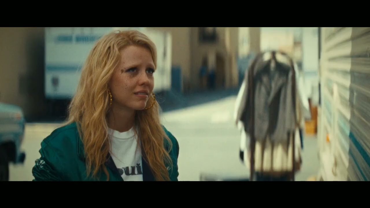 MaXXXine (Molly Bennett clip)