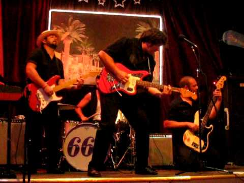 SURFER JOE & HIS BOSS COMBO - "HORNETS NEST"