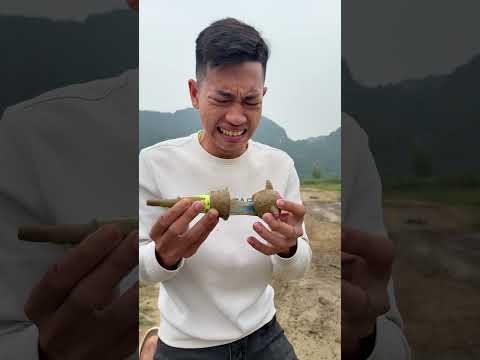 Cháu Trai Buồn Sự Giúp Đỡ Tốt Bụng Giúp Chiếc Kèn Sạch Đẹp