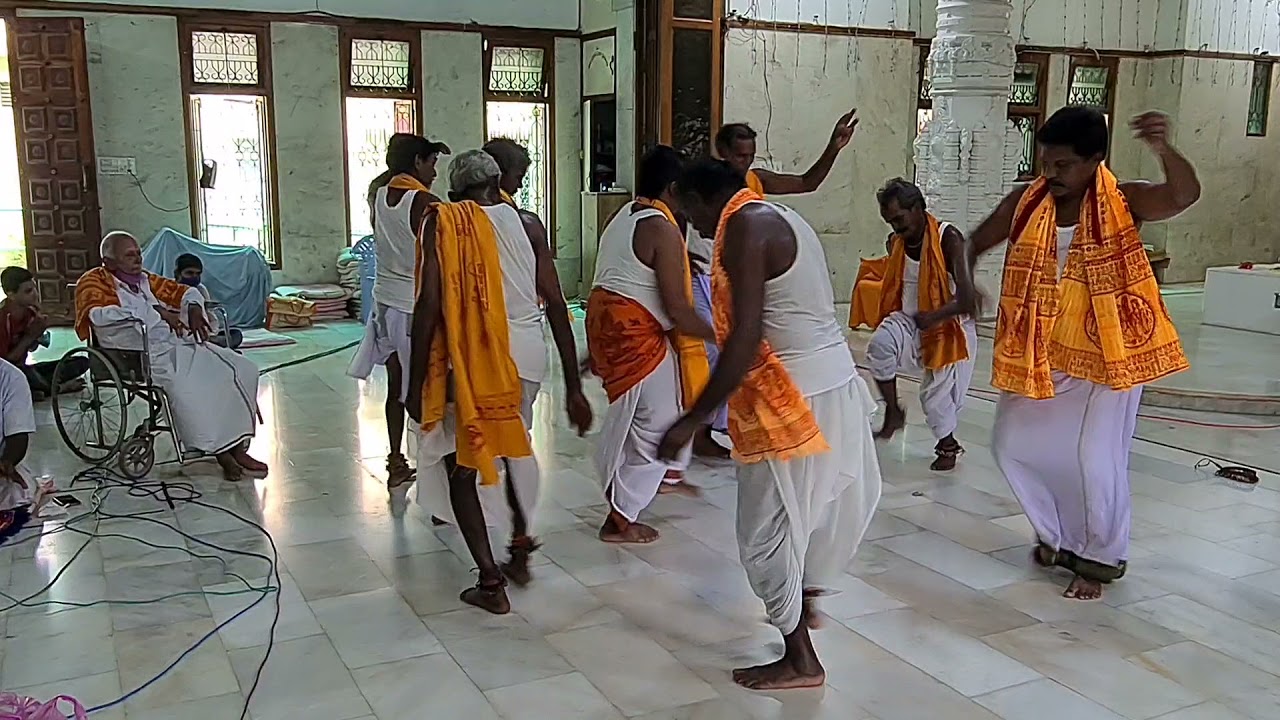 SRI KALIGARDENS NAMBUR. SRI Y S C MATSJI.