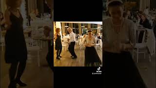 Reni táncol - Veszek egy házat a riviérán - Latte Maffiato Reni, Szilveszter, Prónay - kastély