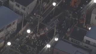 事故車両の撤去作業続く  横浜、京急踏切事故