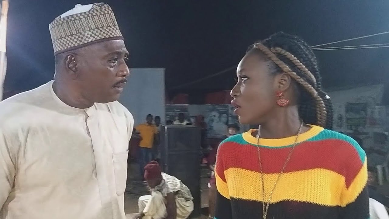 tahir-fage-tare-da-nafisa-zuru-awakarsa-ta-tsumaye-a-gidan-masarauta
