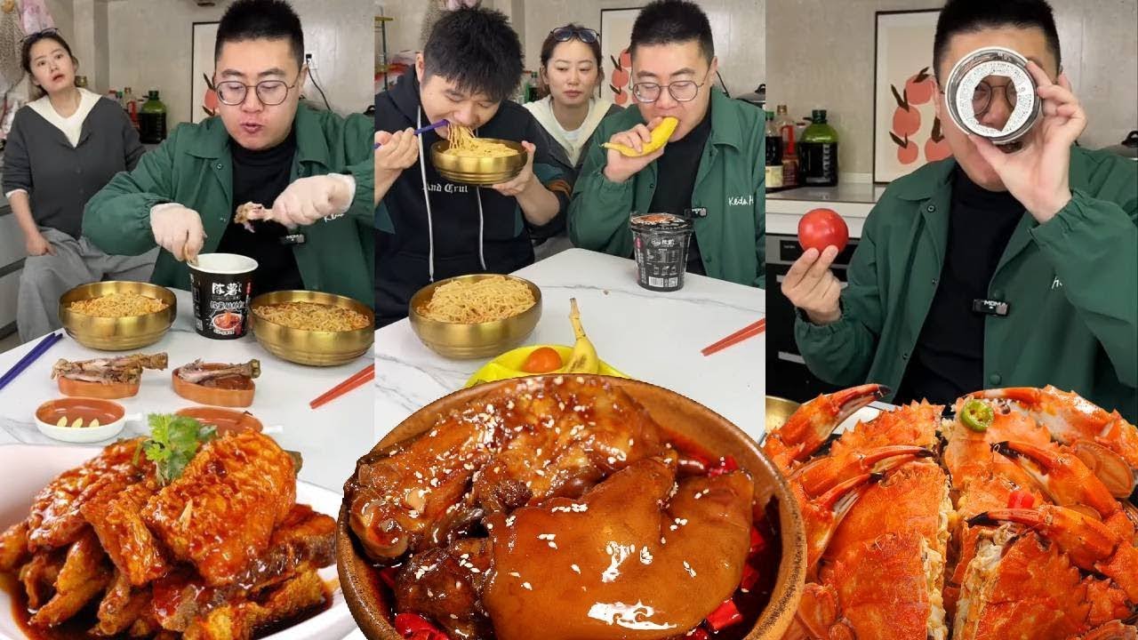 Stingy brother tried to hog the drumstick; Mom gave it to the younger one, leaving him hungry.