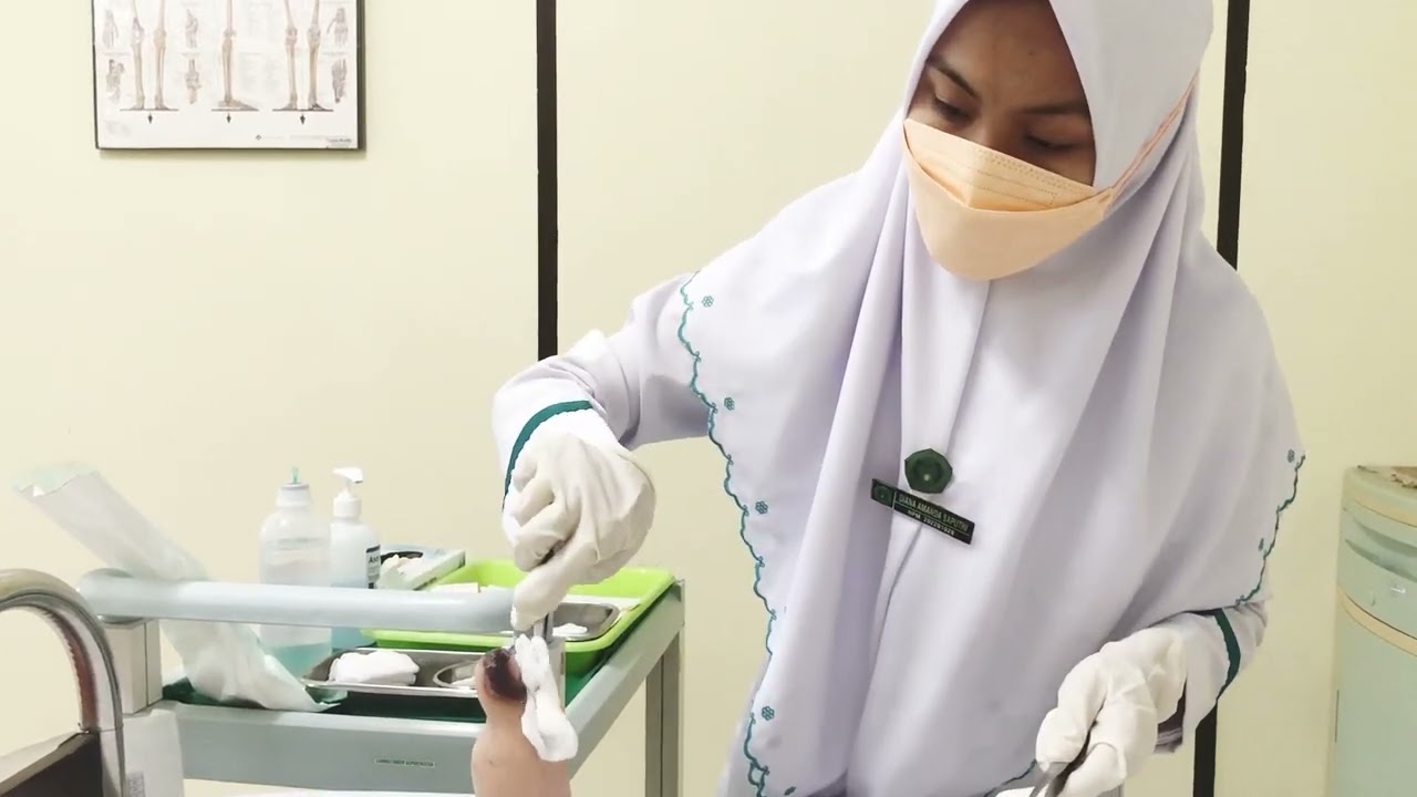 Praktikum Perawatan Luka DM