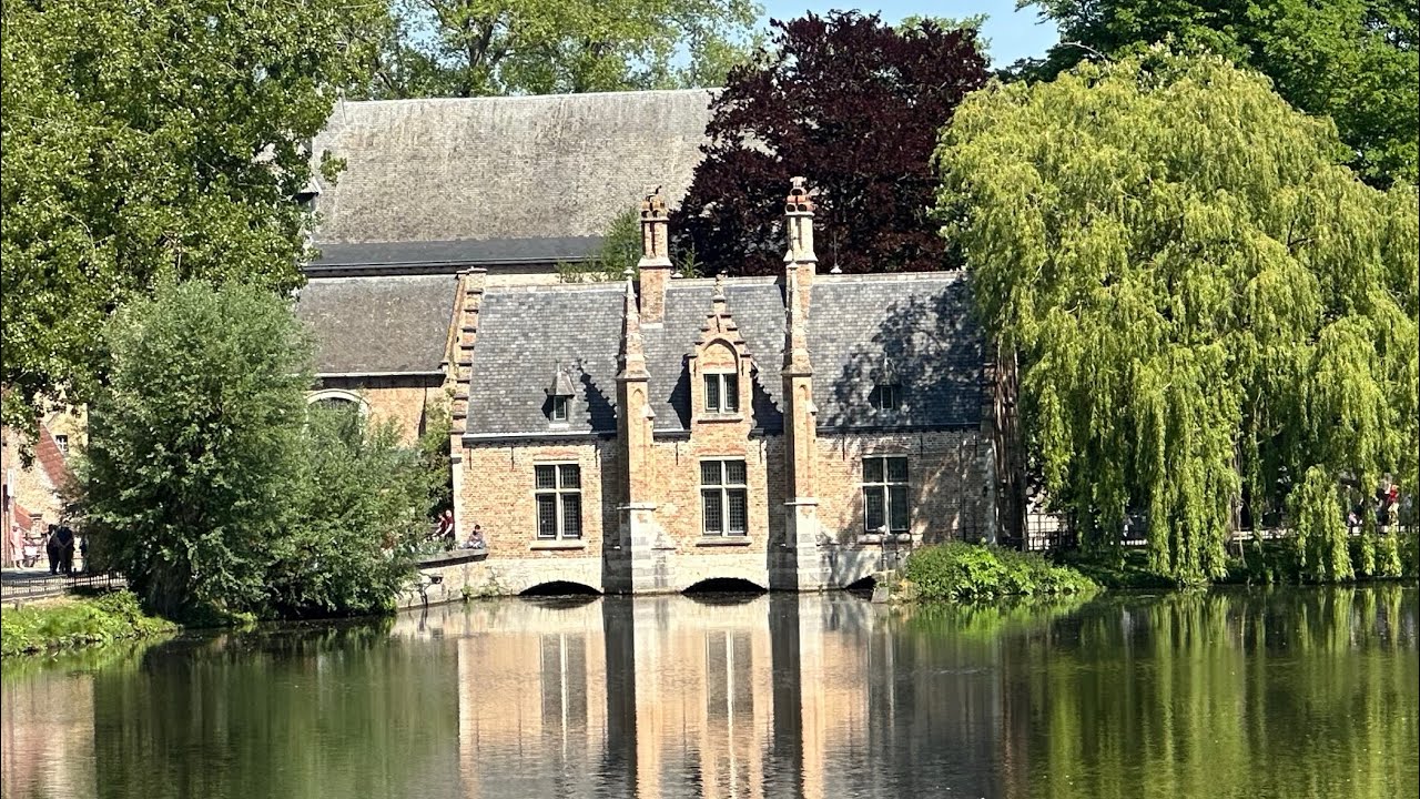 Matkailuautolla Eurooppaan 1: 10. Satumaisen kaunis Belgian Brugge
