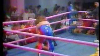 Glow Wrestling - Americana Vs Palestina