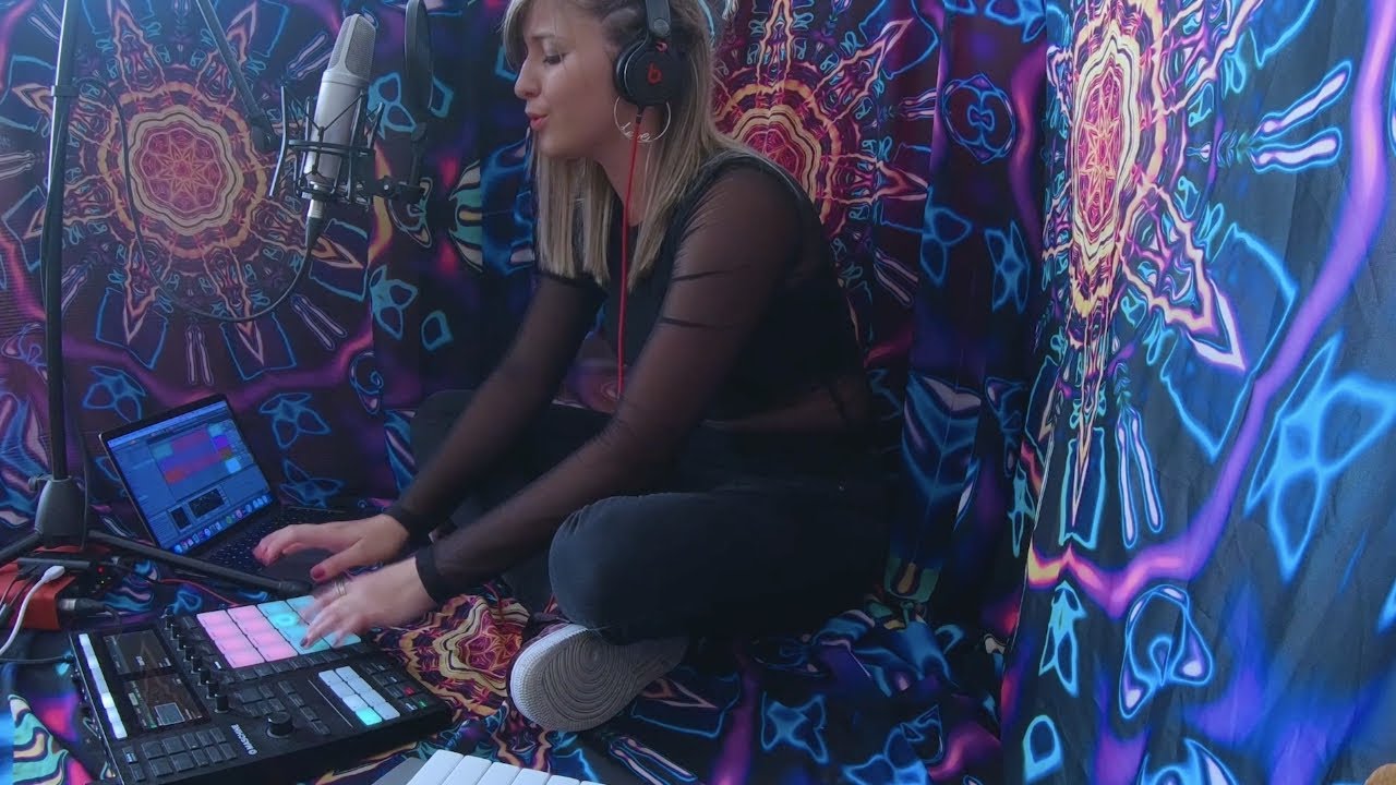 misses U a.k.a. Miss BunPun - psychedeLIVEsession No.4 - I AM ME