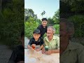 Hai ông cháu trêu đùa hãm hại cậu bé siêu dễ thương 🍒🍾🍶😂#shorts #cute