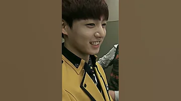 Jungkook S 1st Day V S Graduation Day In High School Jungkook Bts 