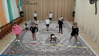картинка: Занятие по хореографии для средней группы «Волшебные ленточки»