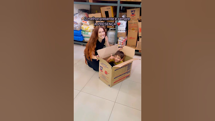 Surpresa pra minha mãe, o netinho dentro de uma caixa de papelão. Ela ficou muito emocionada #amor