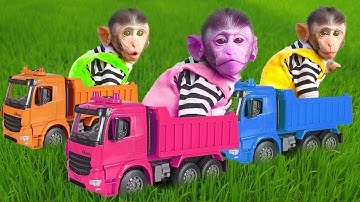 Baby Monkey Chu Chu bath in the bathtub full of Bubbles with duckling and eat ice cream with puppy