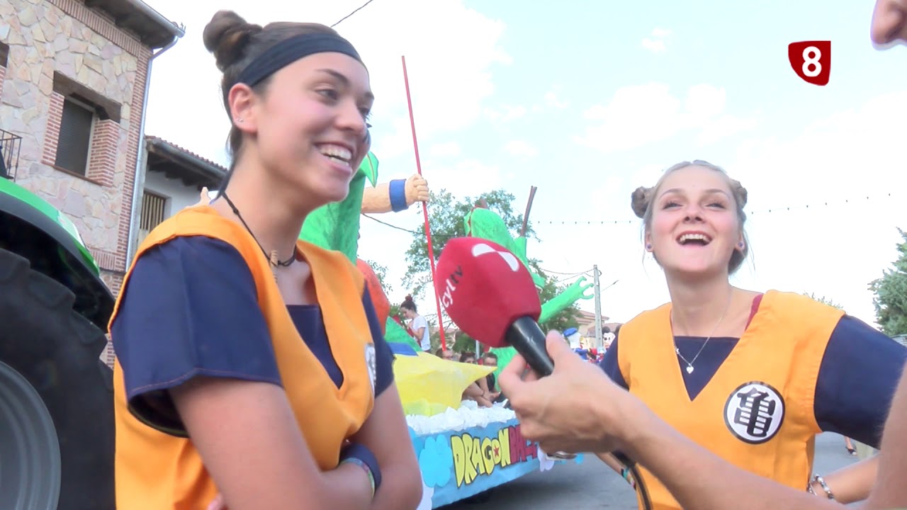 Desfile de carrozas de las fiestas de Fuentepelayo