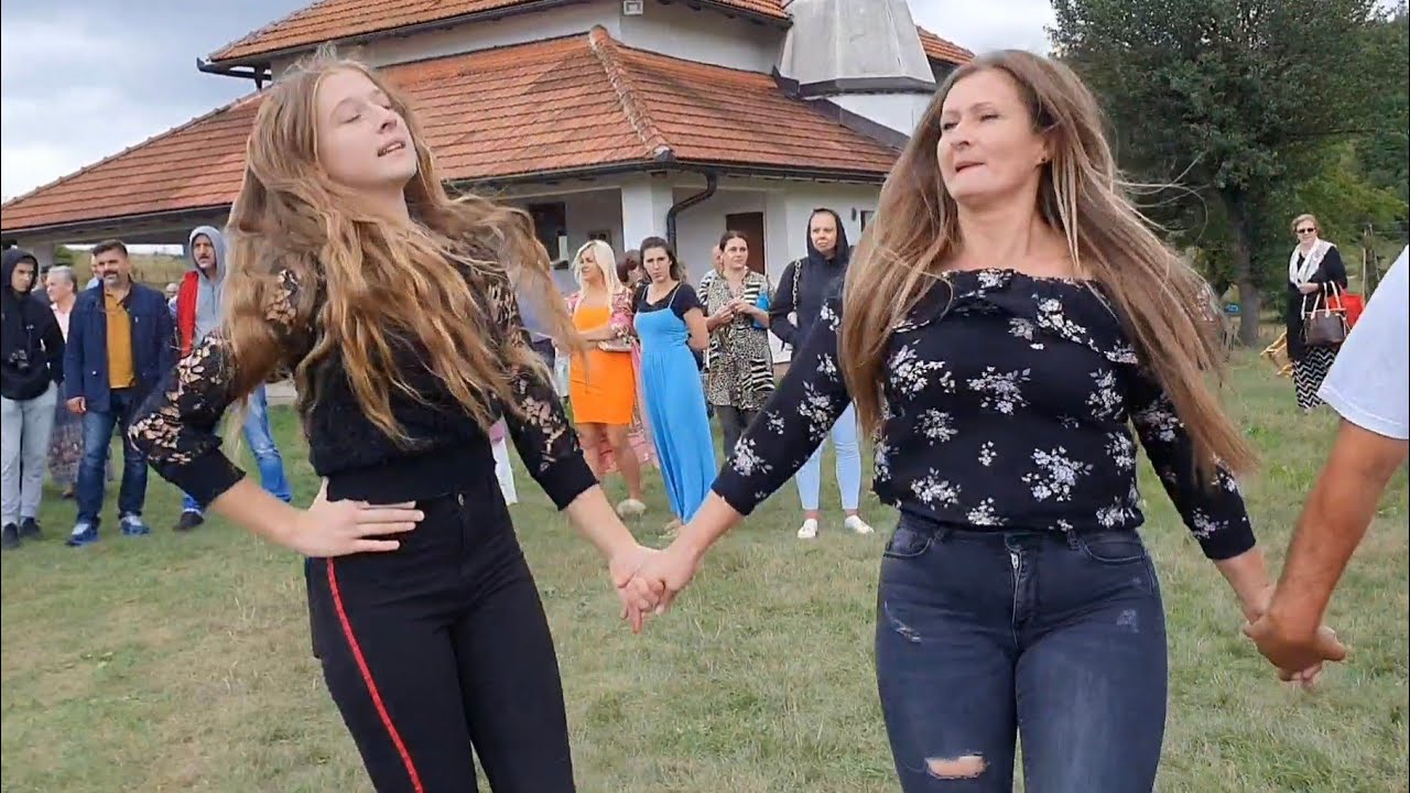 🔴 Zlatokosa Emina s mamom kolo vodi - Batovo kod Rogatice - Bosanski teferič