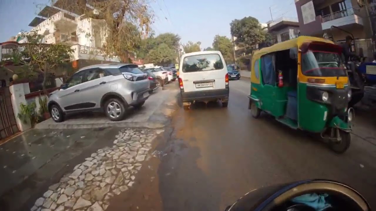 Aaj traffic kafi jyada tha red light per https://youtu.be/MtTZwEOL4lE?si=AgYDAAppexSj2uBv