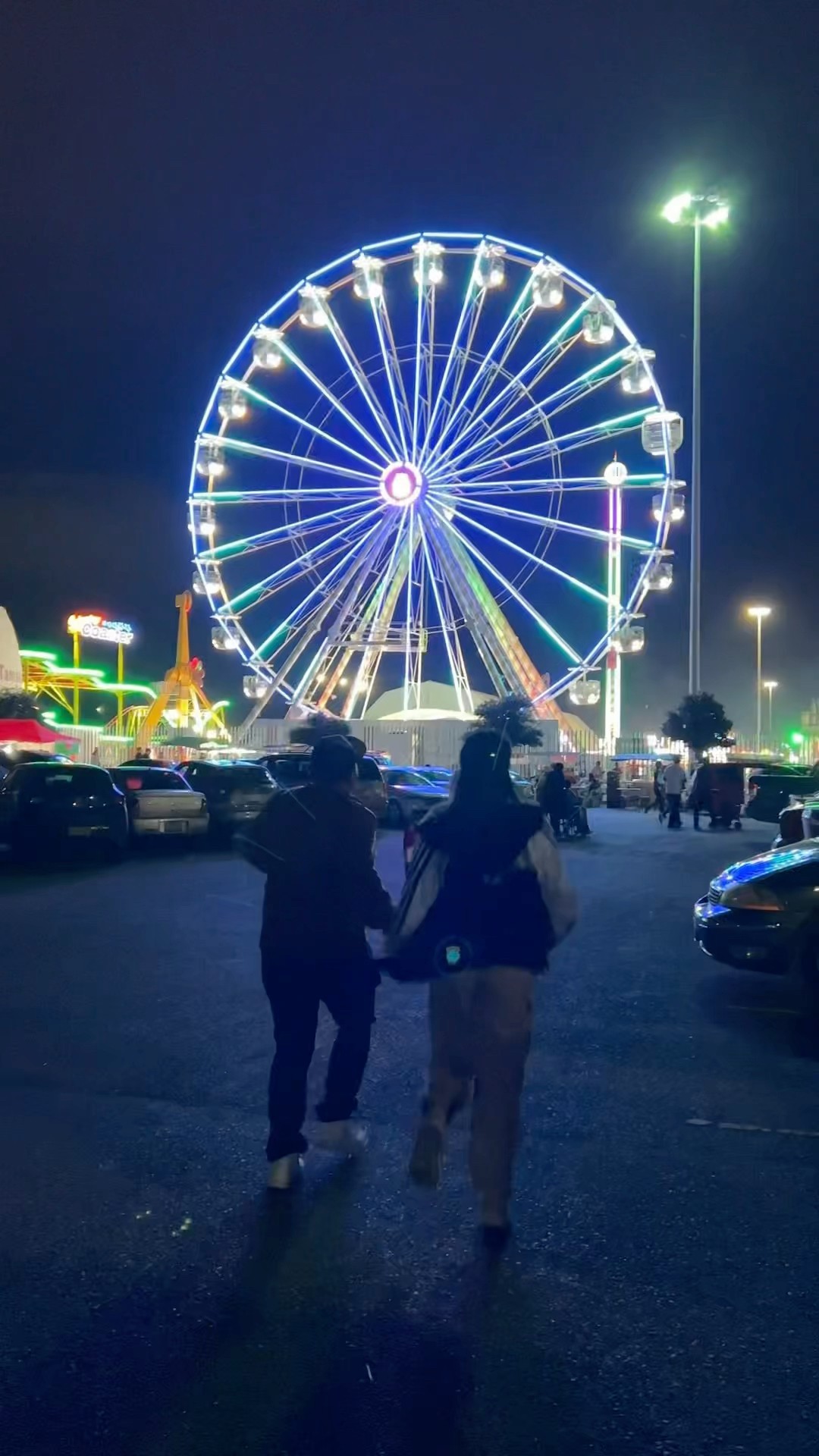 MARIA BELEM SE SUBIO A TODOS LOS JUEGOS DE LA FERIA ?