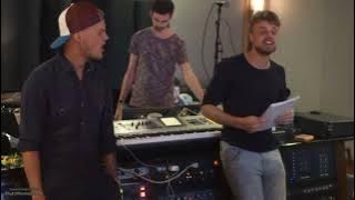 Download lagu Avicii - I'm Tim Ending Scene Documentary (Without You Orchestra Style)