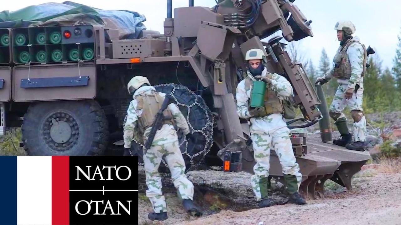 Французская армия, НАТО. Самоходные гаубицы CAESAR во время военных учений в Финляндии.