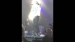 Download Lagu 5 seconds of summer- Sounds live feels live 26/4/16 The man who can't be moved MP3