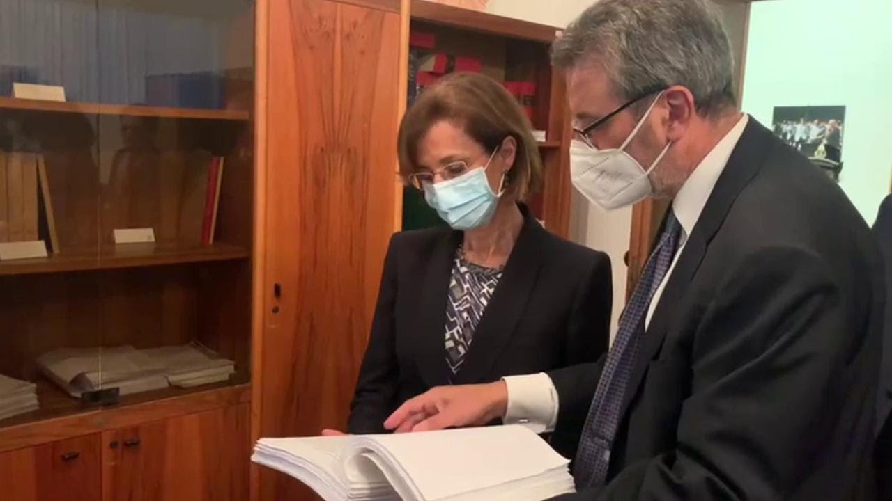 La ministra della Giustizia Cartabia nell'ufficio bunker di Falcone e Borsellino