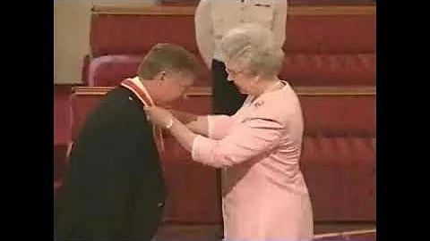 Queen Elizabeth and sir Alex Ferguson