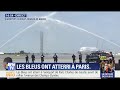 Le "water salute" des pompiers pour les Bleus à leur arrivée à Roissy