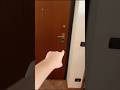 Mai stare fermo davanti la porta di casa perché lui viene da te!😰🚪 #shorts #roblox #horror #paura