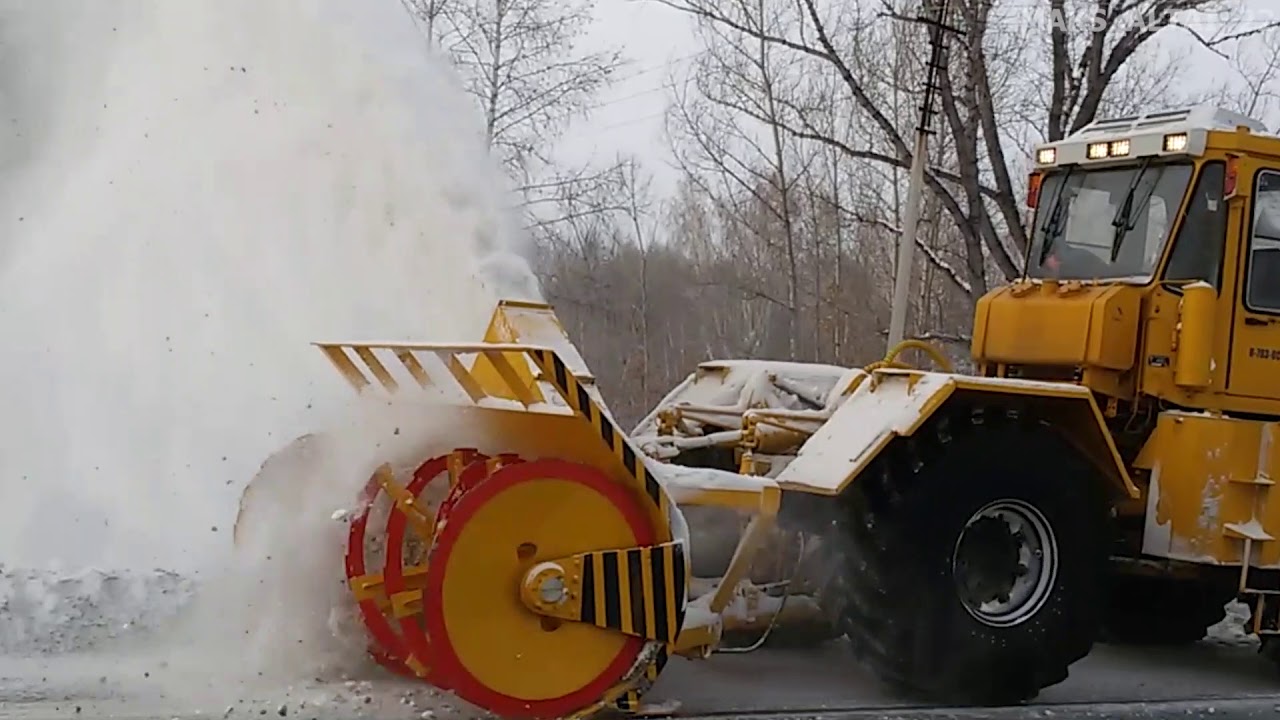 Очистка дороги от снега - YouTube