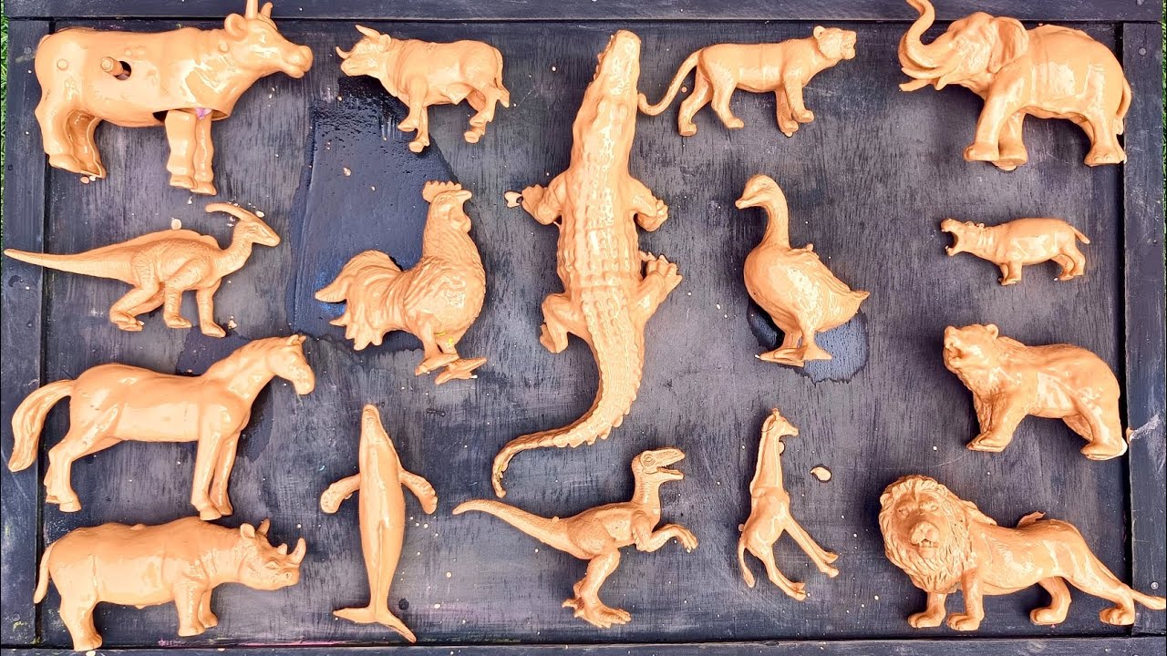 Cleaning Toy Animals Hen, Tiger, Bear, Lion, Dinosaur, Buffalo, Elephant, Cow, Horse,Duck, Crocodile