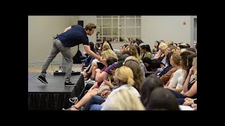 Want Men to Approach You? Use These 4 Harmless Words (Matthew Hussey, Get The Guy)