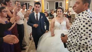 Geli̇n İle Damatin Muhteşem Sahneye Gi̇ri̇şi̇ Günişiği Müzi̇k Cabi̇r Görüroğlu - Hatay Antakya Düğünleri̇