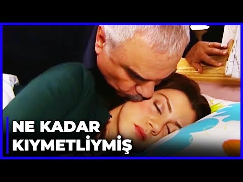 Leyla Necla'ya Olan İlgiyi Kıskanıyor - Yaprak Dökümü 59. Bölüm