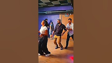 bas ek Najar usko dekha #viral #dance #djremix #remix #1k #nightlife #djnight #djviral